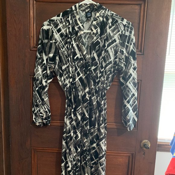 Saint Tropez Midi Dress - Picture 1 of 2